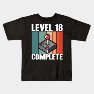 Level 18 Complete 18th Birthday 18 Years Gamer 2002 Kids T-Shirt